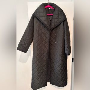 Long oversized puffer coat, great condition, size 6.